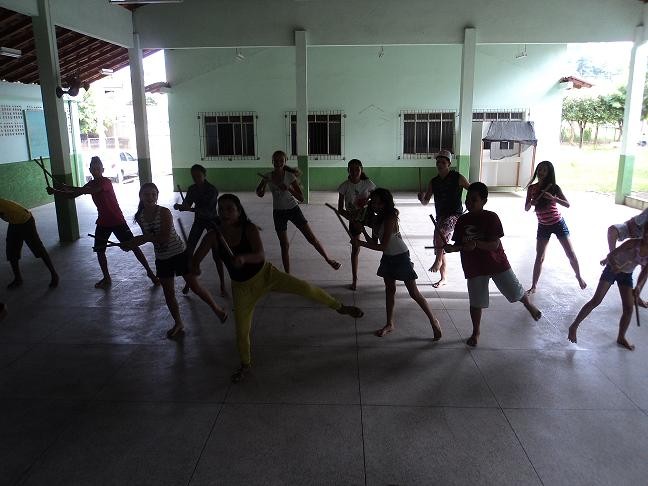 CRAS oferece aulas de dança e teatro para crianças e adolescentes de Marilândia 