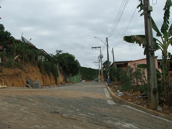 Obras de drenagem e calçamento são entregues em Marilândia 