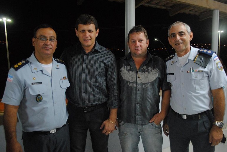 Prefeito de Marilândia prestigia passagem de comando da Policia Militar