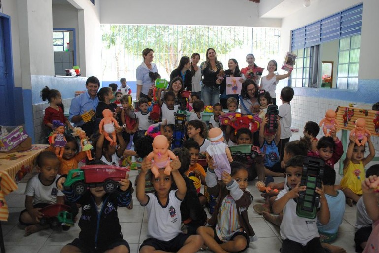 Secretaria de Educação realiza entrega de novos brinquedos para escolas de educação infantil