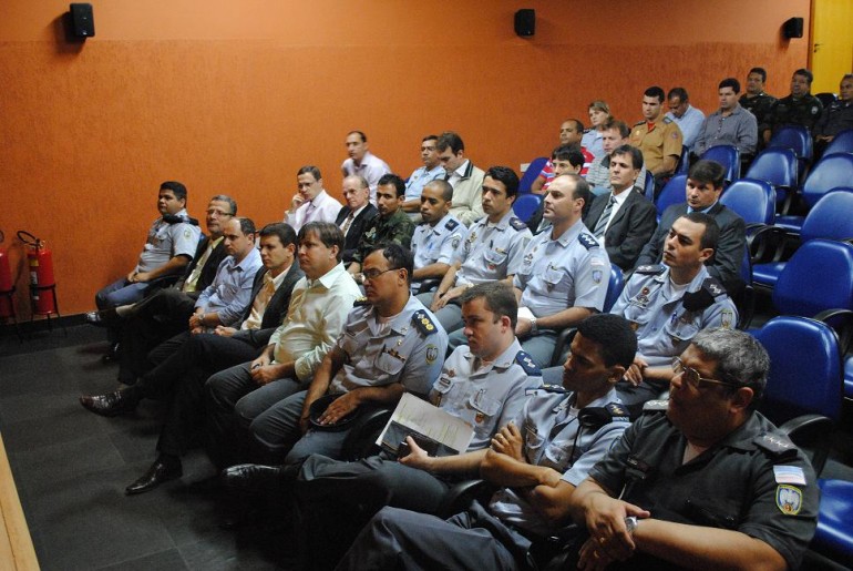 Prefeito de Marilândia participa de Reunião sobre Segurança Pública 